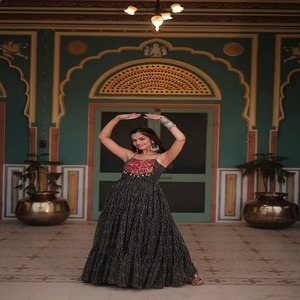 Vestido de Anarkali de trabajo con parche estampado Pure Badhani de último diseñador de FabZone - Product Image 4