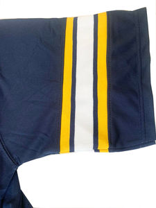 เสื้อฟุตบอลอเมริกันแบบสั่งทำราคาส่งถูก คอวี แขนสั้น แห้งเร็ว ระบายอากาศได้ดี ผลิตจากโพลีเอสเตอร์ พิมพ์ลายแบบซับลิเมชั่น - Product Image 4