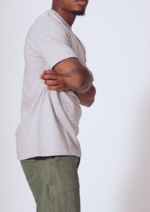 เสื้อยืดผ้าฝ้าย100% สีเทาคอกลมแบบลำลองผ้าเจอร์ซีย์เนื้อนุ่ม180กรัมมีโลโก้ตามสั่ง - Product Image 5