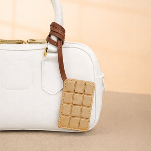 Accessoires pour sac à main de fabricant, charme de sac en cuir véritable personnalisé, couleur chocolat - Product Image 3