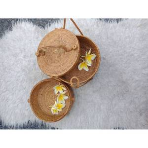 Bolso de mujer de ratán redondo hecho a mano para sala de estar bohemio con diseño de capas apiladas - Product Image 2