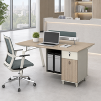 Poste de travail de bureau moderne pour 2 personnes avec cloison d'intimité, armoire de rangement et tiroir verrouillable, finition grain de bois
