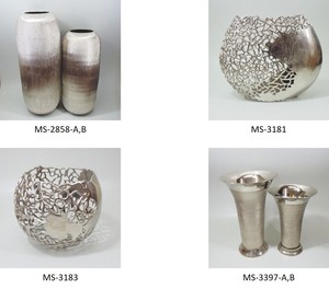 Venta caliente 2025 Florero de aluminio con patrones decorativos grabados a mano Una lujosa pieza central Hoteles y residencias de alta gama - Product Image 2