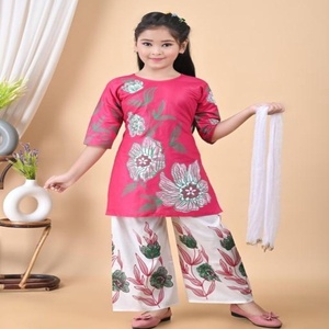 Belle rayonne avec impression Kids Kurti Pant et Dupatta Fabricant et fournisseur de l'Inde au taux le plus bas - Product Image 1