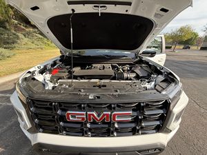 GMC Canyon AT4 2024, Gasolina, Bajo Kilometraje - Product Image 6