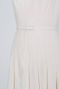 Commande à bon prix en vrac Robes de luxe pour femmes Mode durable ROBE MIDI PLISSÉE EMILIA Étiquettes personnalisées en jacquard de coton à fleurs - Product Image 3