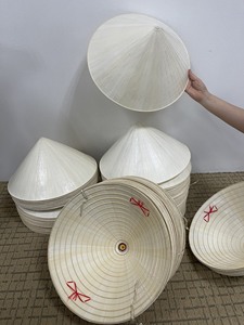 หมวกทรงกรวยใบปาล์มไม้ไผ่แบบดั้งเดิมของเวียดนามมาใหม่โลโก้ออกแบบได้ตามต้องการ - Product Image 6