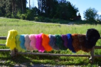 Tapis en peau de mouton islandaise, design scandinave teinté. Tapis en laine longue de mouton. Tapis doux pour animaux de compagnie, couleur unie, fait main, pour la maison