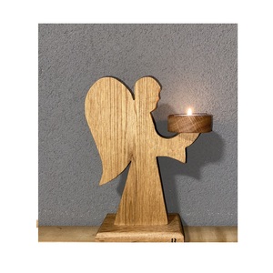 Porte-bougie en bois artisanal classique offrant une lumière chaleureuse et une texture de grain naturel, idéal pour la décoration élégante de la maison - Product Image 6