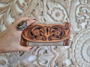 Cartera Bifold de Cuero Genuino Premium con Bloqueo RFID y Conjunto de Bolso de Mano Estilo Vintage con Cierre de Cremallera, Pulseras de Moda Occidental para Mujer - Product Image 5