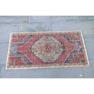 Alfombra Turca de 3x3 pies, Alfombra Pequeña Vintage, Alfombra de Lana con Estampado Animal Rojo - Product Image 4