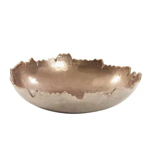 New Designer Metal Bowls Salad Fruit Bowls Dining Table Centerpiece Gold Antique Wedding Decoration Vegetable Food Bowls