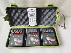 Système de tir pyrotechnique en plastique télécommandé pour <span class=keywords><strong>fontaine</strong></span> de feu de scène pétards étincelants pour gâteau du Nouvel An chinois - Product Image 2