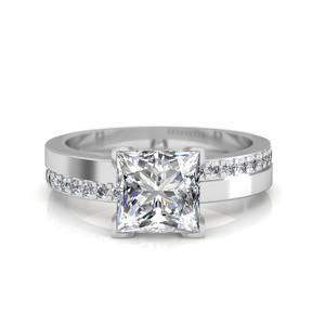 Elegante anillo de compromiso de diamantes de moissanita de corte princesa en oro blanco de 14K con acento de diamante en anillo de joyería de banda - Product Image 2