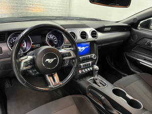 Ford Mustang EcoBoost 2018 en perfecto estado - Product Image 4