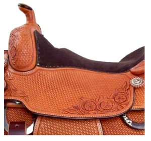 Selle de baril western pour cheval de qualité supérieure, en cuir suédé sculpté à la main, avec siège en cuir souple pour une équitation confortable - Product Image 2
