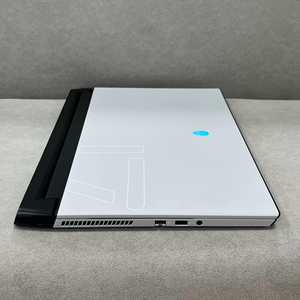 Ordinateur portable 17,3 pouces avec processeur I7 Core, carte graphique Geforce RTX 3060, 16 Go de RAM, 512 Go de SSD pour ordinateur de jeu Alienware M17R4 - Product Image 4