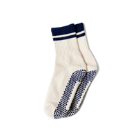 Vietnam JZVINA Usine Chaussettes Crew en coton anti-dérapant personnalisées Chaussettes rayées respirantes pour trampoline Chaussettes de sport d'intérieur avec prise en main de marque privée