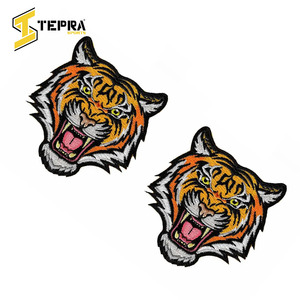 TEPRA SPORTS Parches Bordados de Alta Calidad Diseño Floral Único para Sombrero Uso Nueva Tela Hierro-En Estilo PVC Pakistán Hecho Corazón - Product Image 4