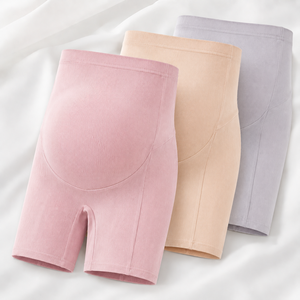 Short de maternité ajustable à prix abordable avec dentelle à la taille et à la jambe, extensible - Product Image 2
