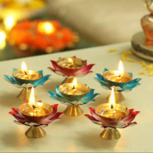 Lámpara de aceite Kamal Diya de latón, forma de loto pequeño para Diwali Pooja en el hogar o el templo, la empresa de fabricación más grande, Material de hierro - Product Image 1