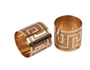 Rond de serviette de conception luxueuse et royale pour les anneaux de serviette plaqués or décoratifs en forme de feuille d'ustensiles de cuisine de restaurant d'hôtels - Product Image 5