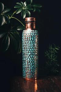 Bouteille d'eau en cuivre d'inspiration indienne avec peinture à la main en émail floral et corps en cuivre pur parfait pour les cadeaux ou un usage personnel - Product Image 6