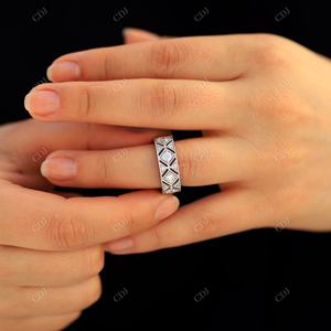 Diamant Moissanite VVS taille ronde certifié GRA or blanc 14 carats Art déco empilable à la main alliance et bague de fiançailles uniques - Product Image 3