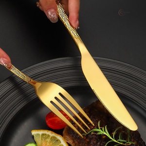 Ensemble de couverts élégants en acier inoxydable pour les repas quotidiens |   Solution de vaisselle durable et élégante - Product Image 4