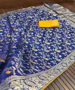 Fabuleux mariage porter en mousseline de soie Saree avec Tussle Detailing, un must-have pour les mariées. - Product Image 4