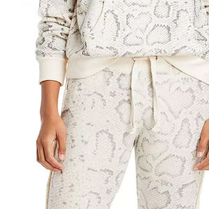 Ensemble de survêtement streetwear d'hiver personnalisé pour femme, imprimé, 100 % coton, haute qualité, vente en gros - Product Image 6