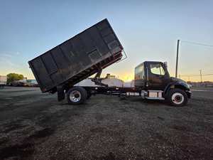 Camion à benne basculante à plateau plat de 16 pieds, modèle 2011 M2 106, avec 220 CV, boîte de vitesses automatique Allison HS à 6 vitesses, pour la construction et le transport commercial - Product Image 4