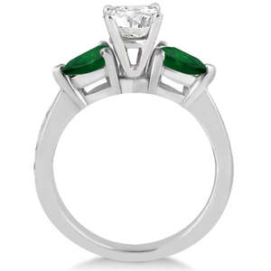Anillo de Compromiso de Oro Blanco de 18K con Diamante de 0.61ct y Esmeralda Verde Pera, Calidad AAA, Claridad Impecable para Novias - Product Image 4