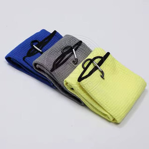 Serviette de golf gaufrée résistante aux intempéries avec anneau métallique antirouille pour équipement d'entraînement en extérieur - Product Image 3