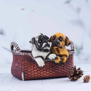 รูปปั้นเพื่อนสุนัขพันธุ์ปั๊กทำมือสไตล์ดั้งเดิมจากเรซิ่น ดีไซน์ลวดลายสัตว์ที่ประณีต - Product Image 1