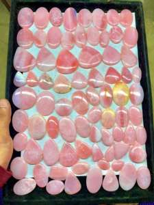 Vente en gros cabochon en opale rose collier pendentif en pierre de cristal naturel pour femmes fabrication de bijoux en pierres précieuses polies - Product Image 4