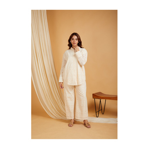 2024 nouvel arrivage direct d'usine vente en gros vêtements OEM ODM Beige solide décontracté femmes robe à manches longues dames robe élégante - Product Image 1