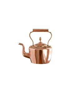 Timeless copper <b>kettle</b> design made for <b>tea</b> enthusiasts who value heritage functionality and sustainable materials - Product Image 3