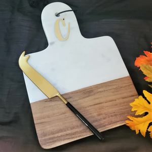 Planche à découper écologique personnalisée en bois d'acacia et marbre - Product Image 1