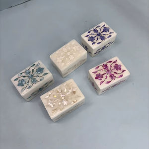 Elegante Joyero de Mármol Hecho a Mano en India, Forma Rectangular con Incrustaciones de Nácar, Artesanía Decorativa, Almacenamiento de Piedras - Product Image 4