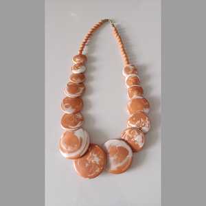 Collar de Cuentas de Resina de Moda Hecho a Mano de Alta Calidad para Niñas, Color Durazno, Personalizable, Modelo con Forma de Ángel, Patrón Glaseado - Product Image 6