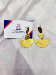 Pendientes de latón con un estilo sencillo y moderno para niñas - ligeros - ecológicos - joyería de metal - Product Image 2