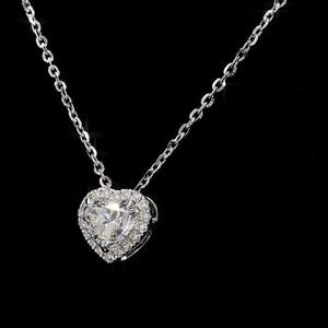 Collier pendentif en diamant de laboratoire en forme de coeur de 1.19 ct or blanc 14 carats bijoux légers à porter quotidiennement - Product Image 5