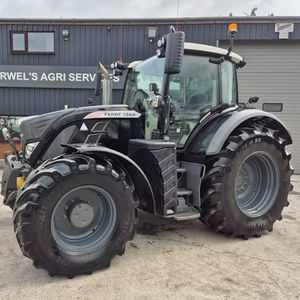 2017 TRACTOR FENDT 724 VARIO - Product Image 1