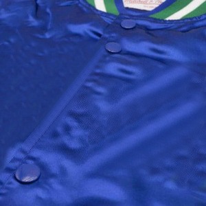 Venta al por mayor de fábrica de alta calidad precio barato logotipo personalizado chaqueta de las mujeres de satén chaqueta de bombardero para los hombres - Product Image 5