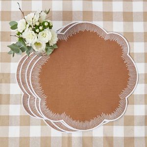 Manteles individuales Bordados de lino fino para entusiastas de la decoración del hogar que prefieren la elegancia atemporal y los espacios de vida ecológicos - Product Image 1