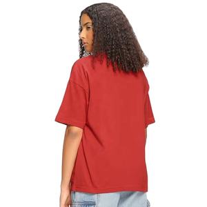 Camiseta gráfica de algodón rojo para mujer, camiseta de manga corta con estampado de dibujos animados bonitos con el diseño Being Cute is My Superpower OEM disponible - Product Image 5