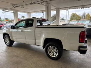 Camioneta pickup de alto rendimiento, tamaño mediano, año 2020, bajo kilometraje, estándar, en buen estado. - Product Image 4