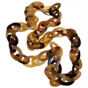 Collier en corne de boeuf de buffle écologique New Look pour femme Forme papillon classique pour les fêtes par Crescent Crafts - Product Image 2