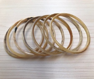 Diseño bohemio respetuoso con el Medio ambiente Plano Natural cuerno de búfalo pulseras blancas brazaletes artesanales Vietnam personalizado al por mayor piedra de ágata - Product Image 6
